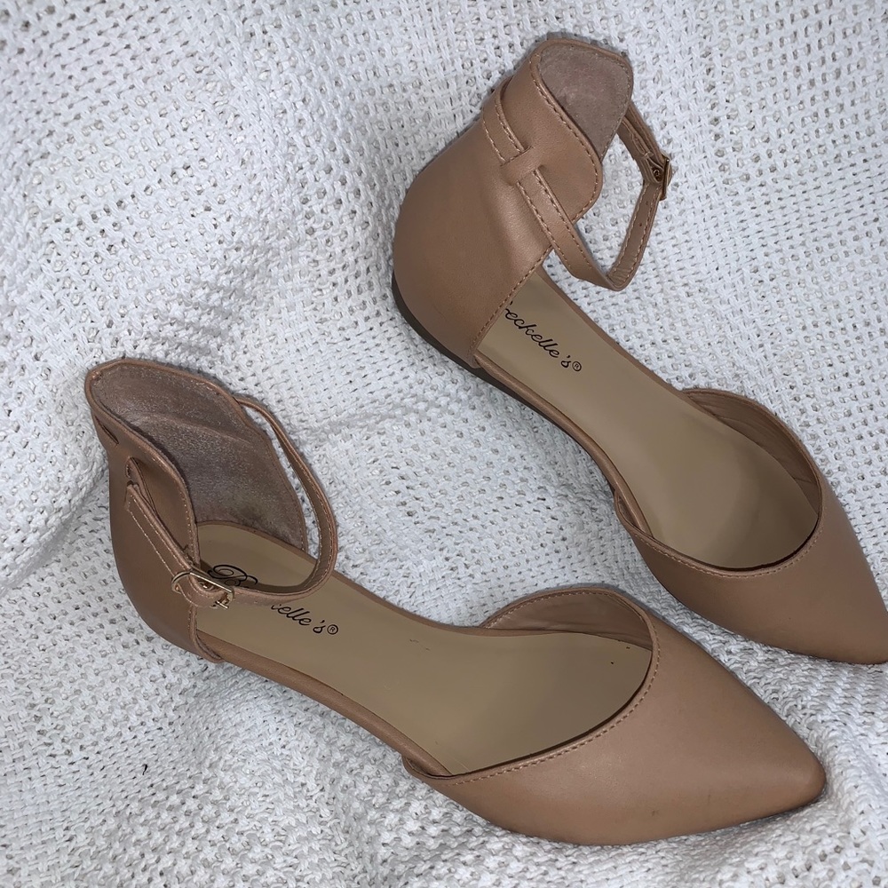 BRECKELLES Pointed Toe Nude Flats SZ 8.5